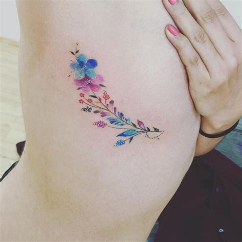 originales tatuajes en las costillas para mujer|10 Tatuajes para las costillas perfectos para mujeres